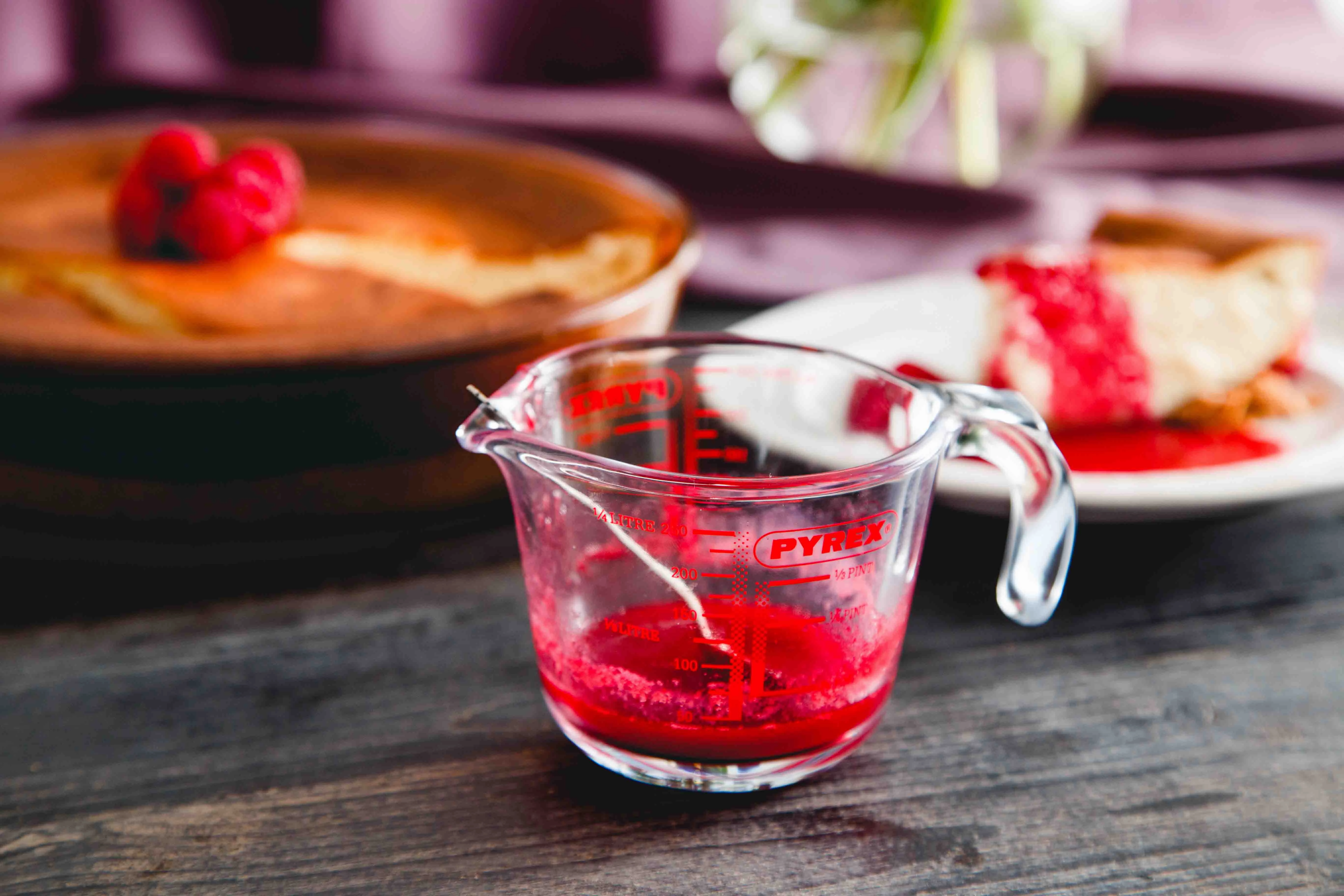 Pyrex Glass Measuring Jug