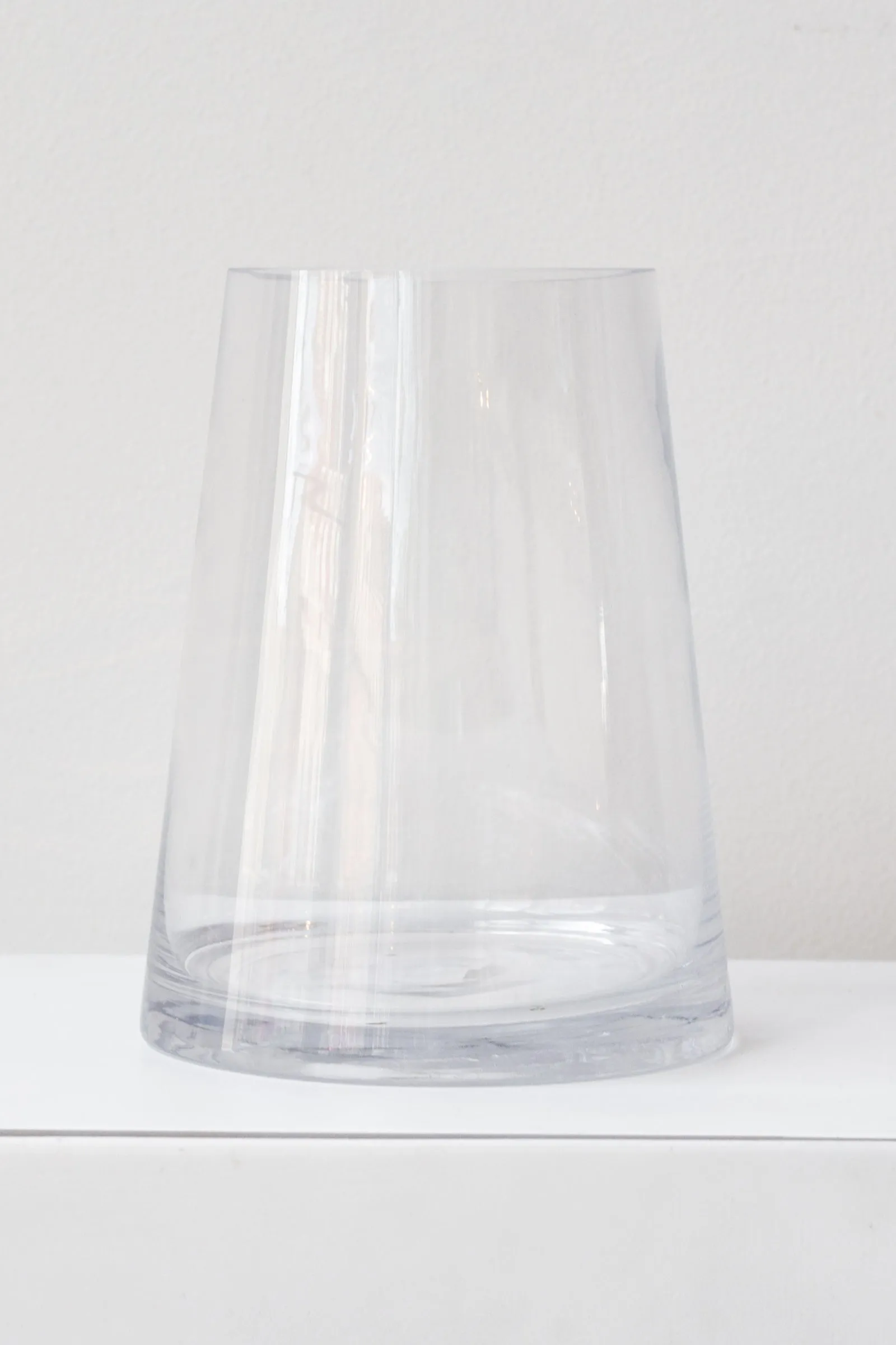 Reverse Taper Round Bottom Vase clear glass 7h x 5.5w x 3.5 Vase,Flower Vase