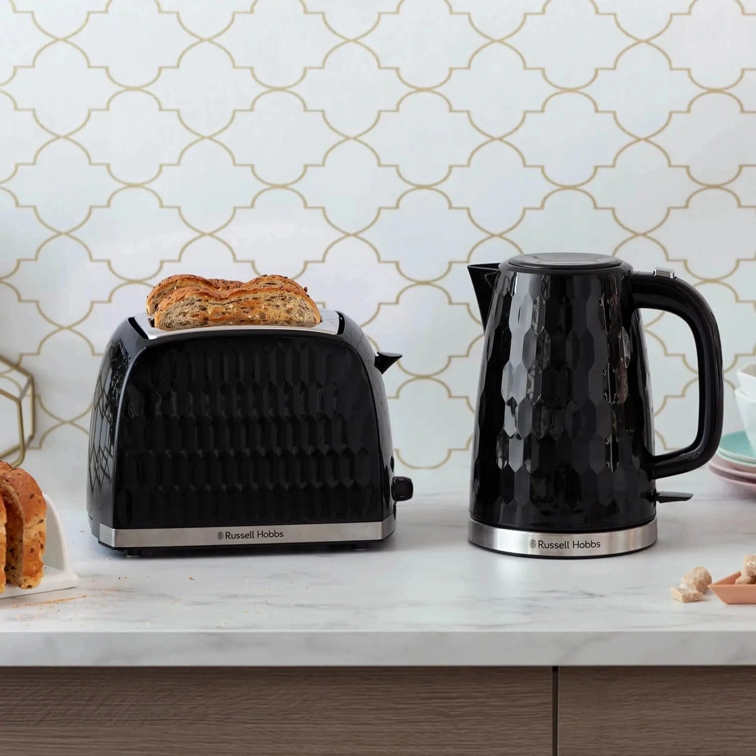 Russel Hobbs Honeycomb Kettle In Black