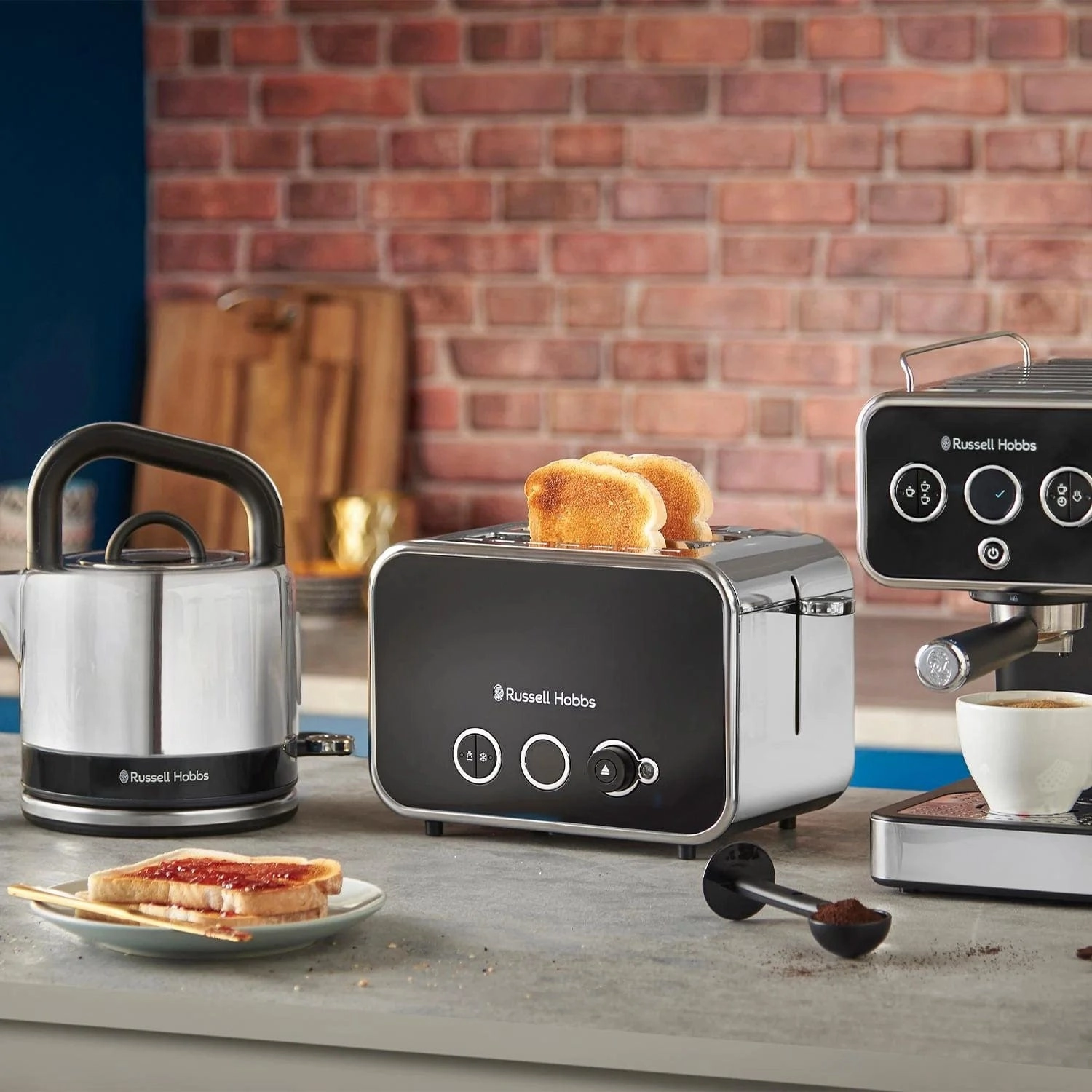 Russell Hobbs Distinctions 1.5 Litre Stainless Steel Kettle In Black