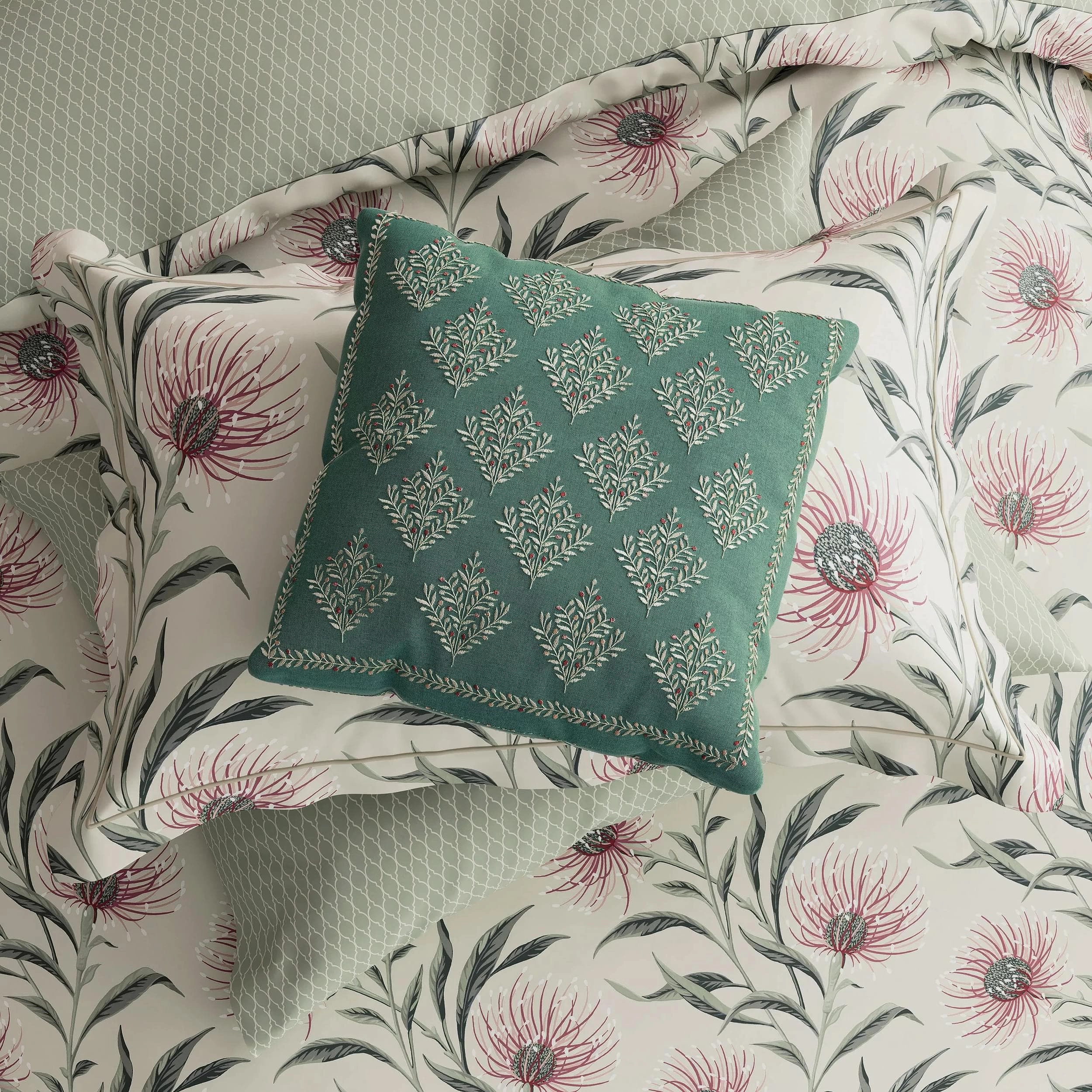 Sanderson Catherinae Cover Set King Size in Fuschia