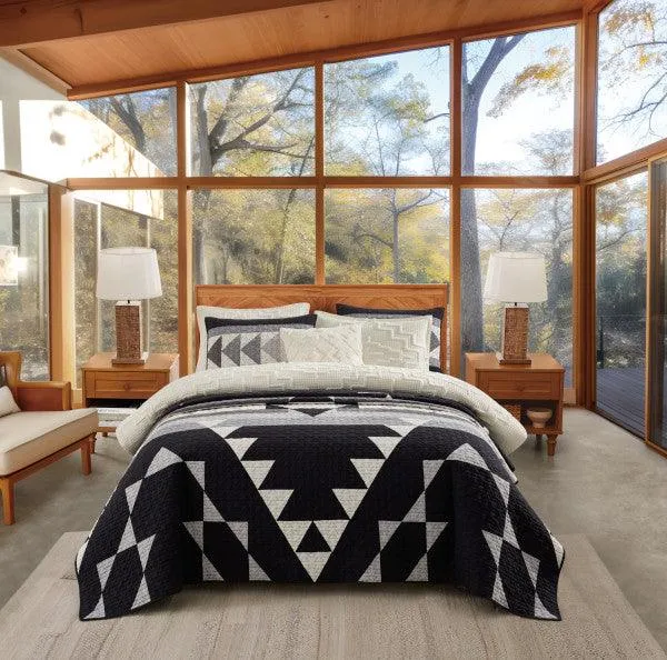 Shadow Peak Quilt Set