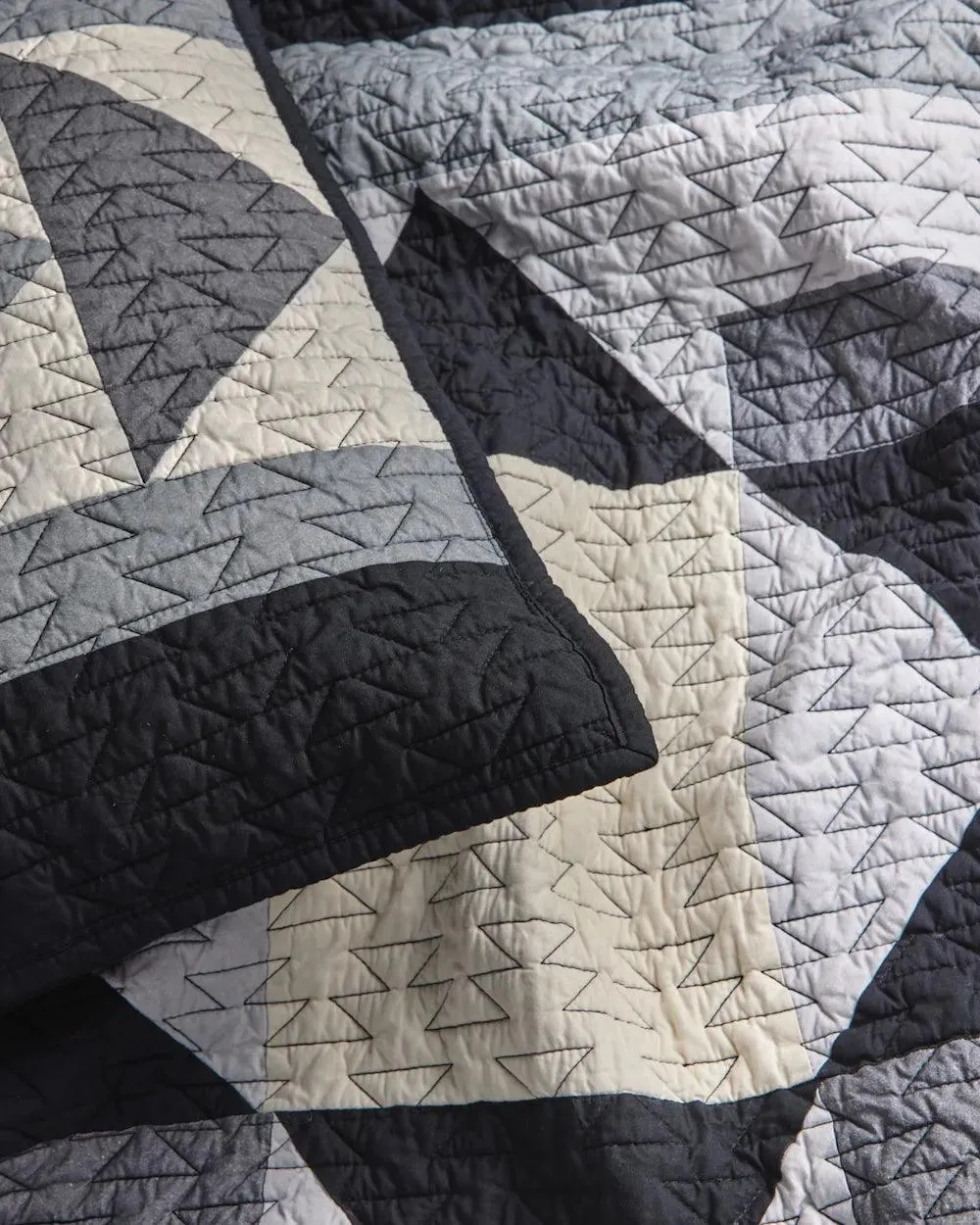 Shadow Peak Quilt Set