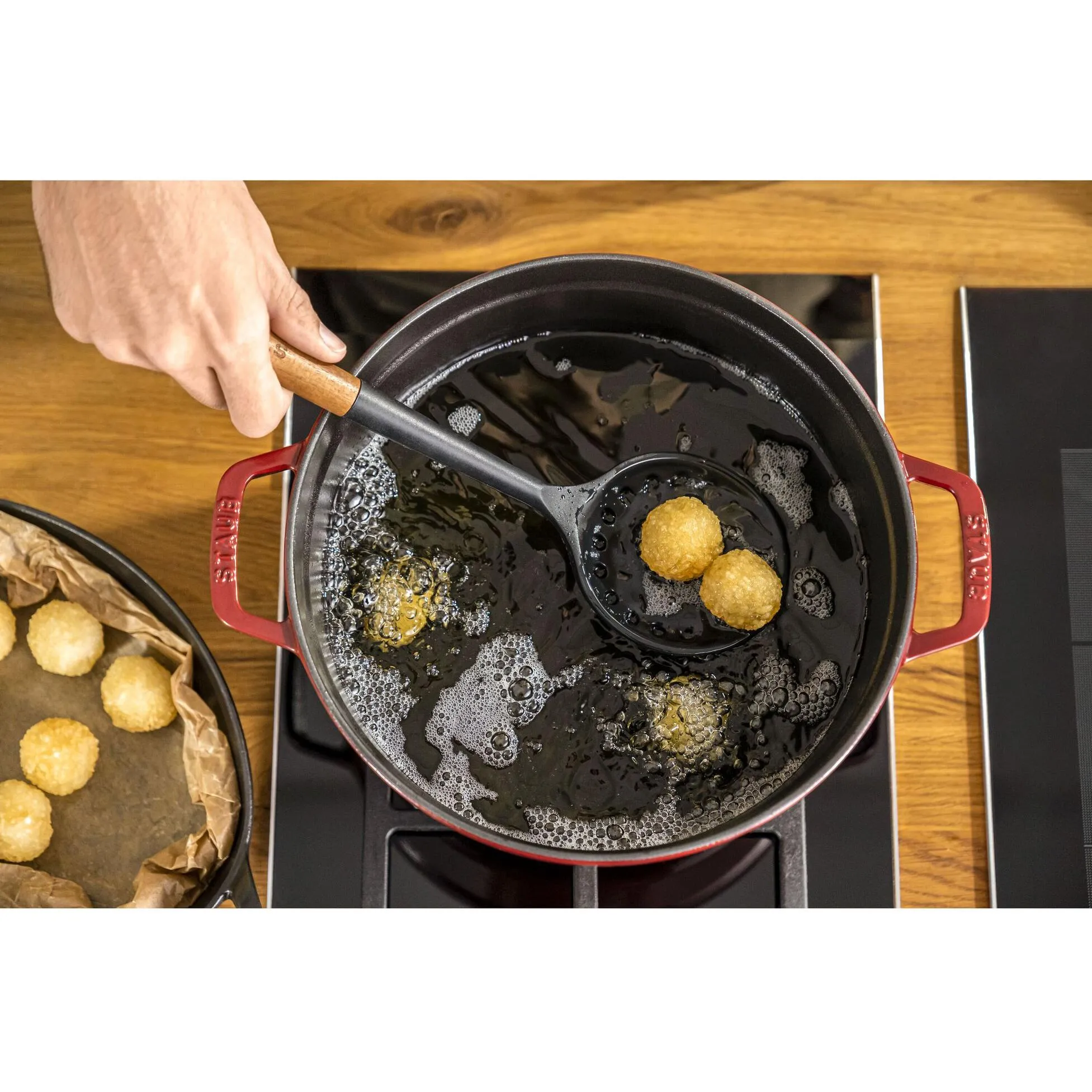 Staub 31 cm Silicone Skimming Ladle 1003588