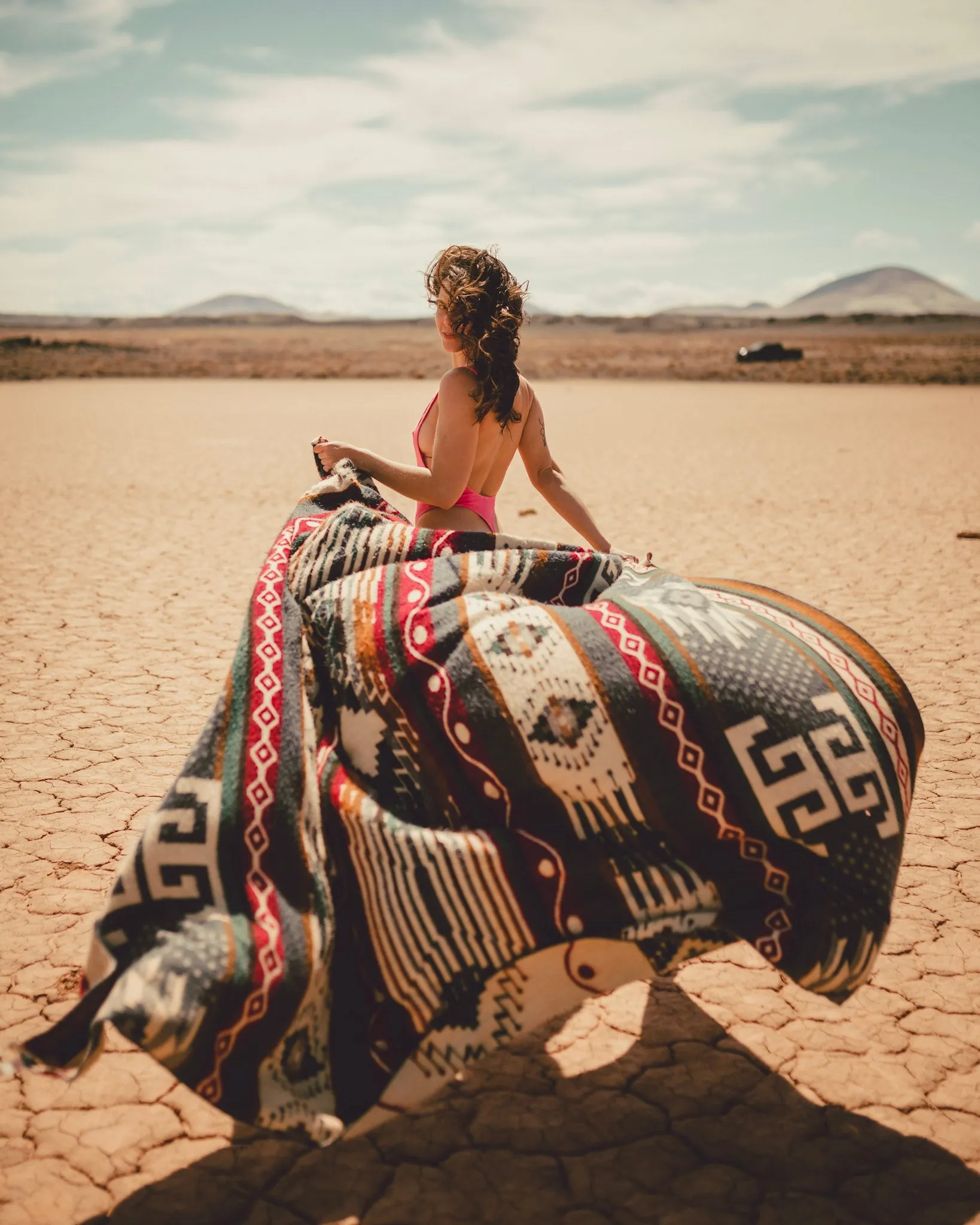Sumaco Wave Artisan-Crafted Blanket with Southwestern Design
