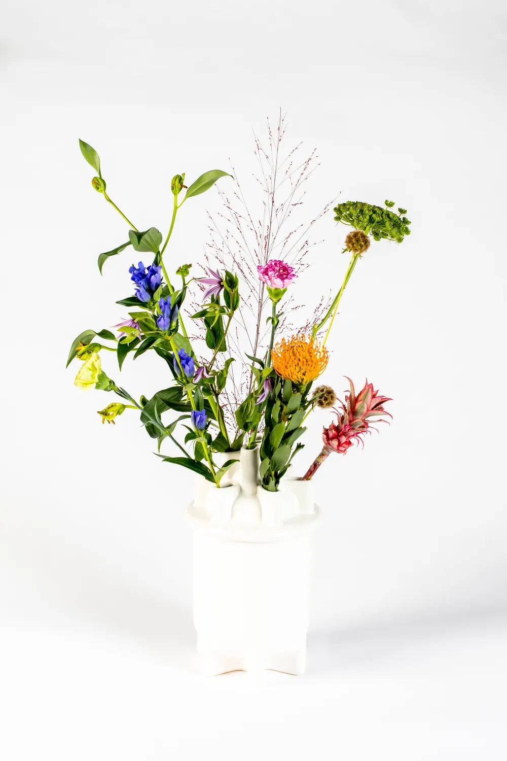 White Ceramic Modern Vase | Zuiver Bassin