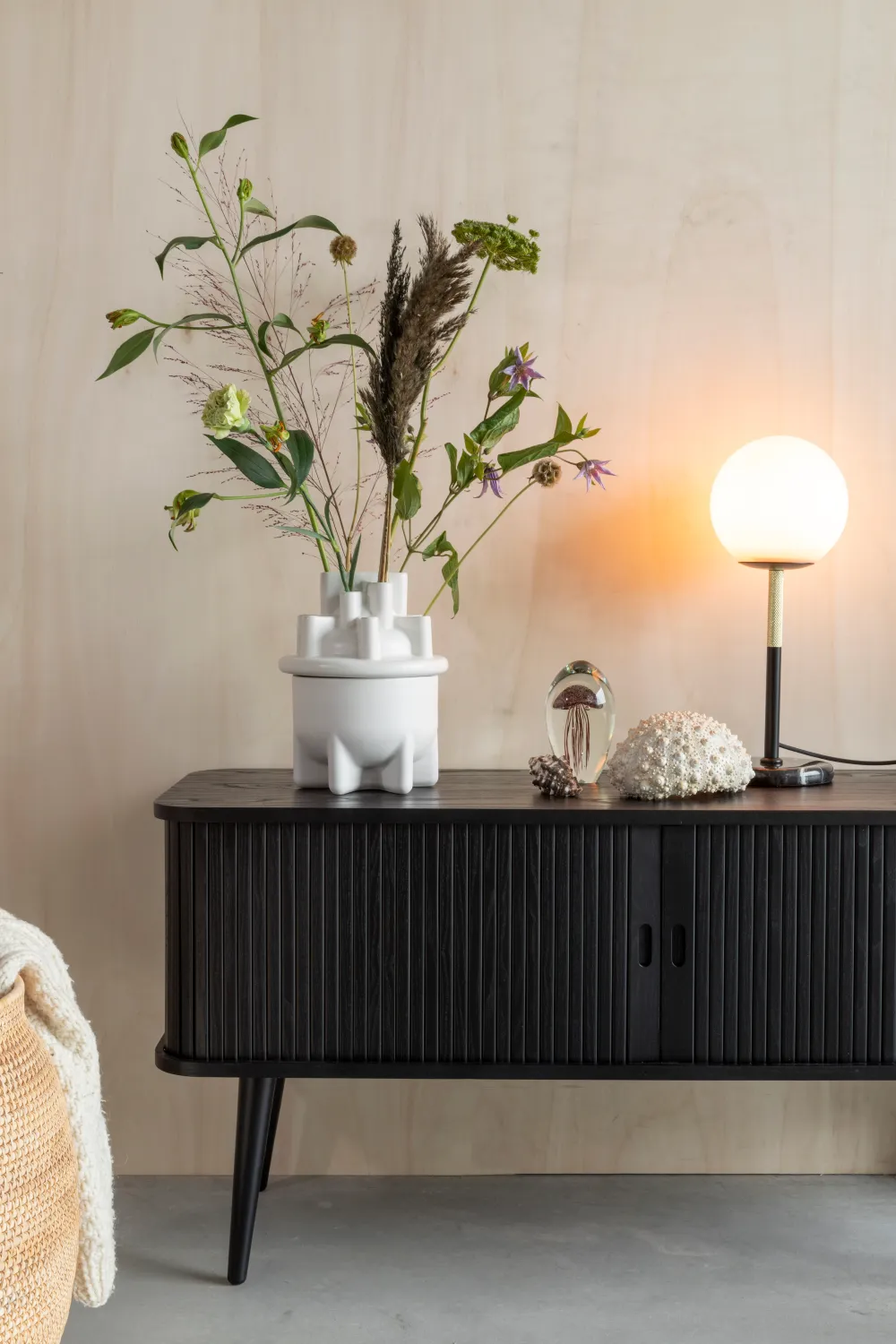 White Ceramic Modern Vase | Zuiver Bassin