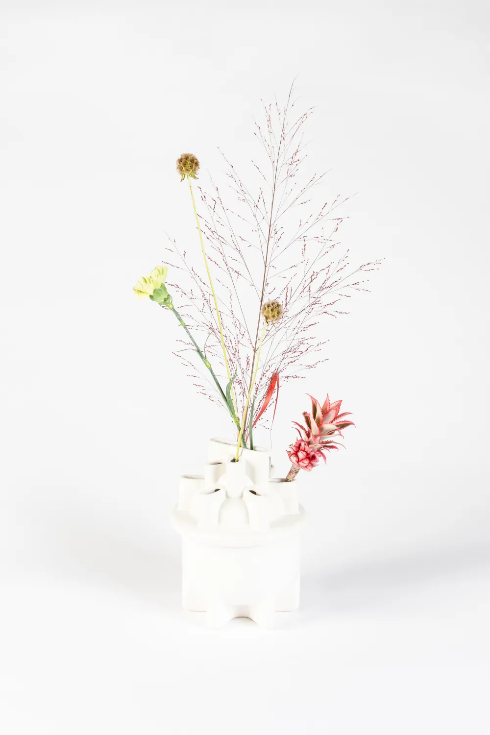 White Ceramic Modern Vase | Zuiver Bassin