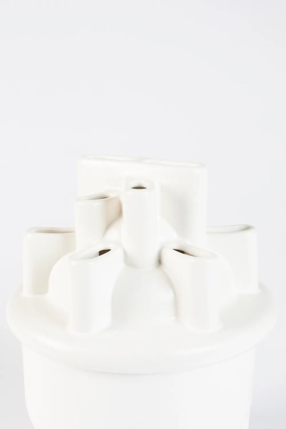 White Ceramic Modern Vase | Zuiver Bassin