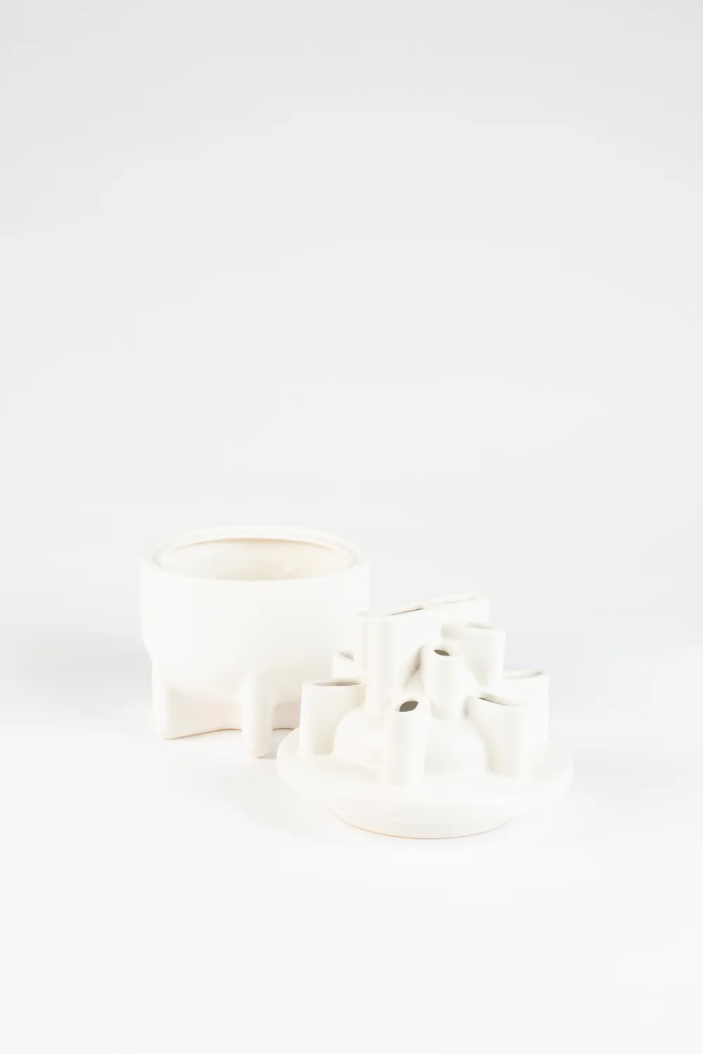 White Ceramic Modern Vase | Zuiver Bassin