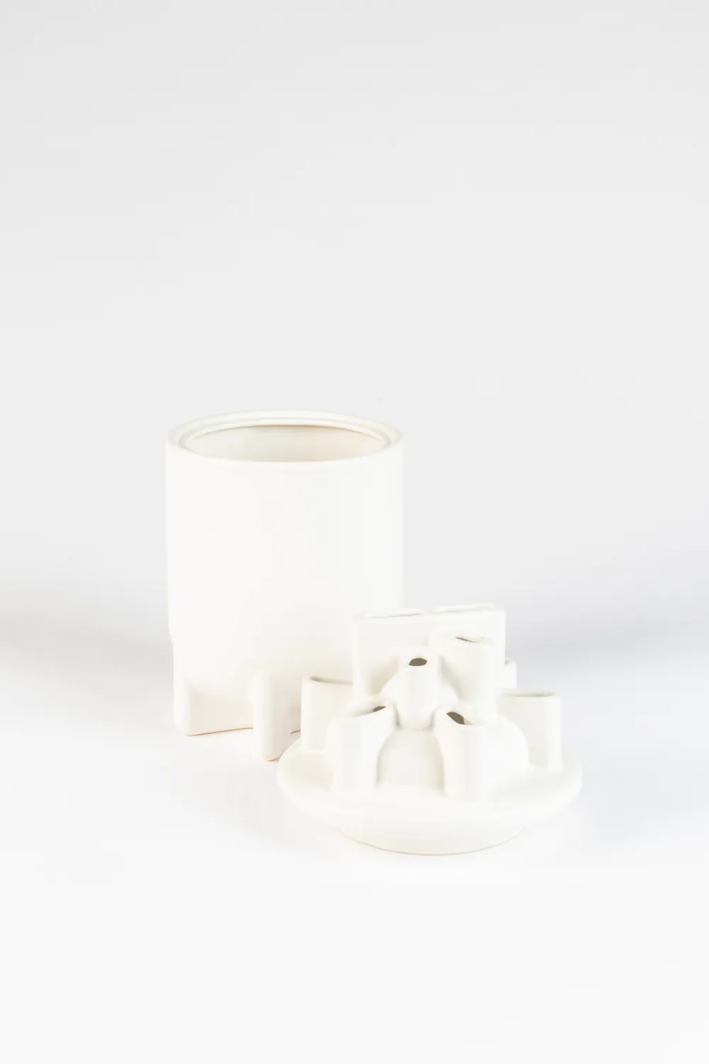 White Ceramic Modern Vase | Zuiver Bassin