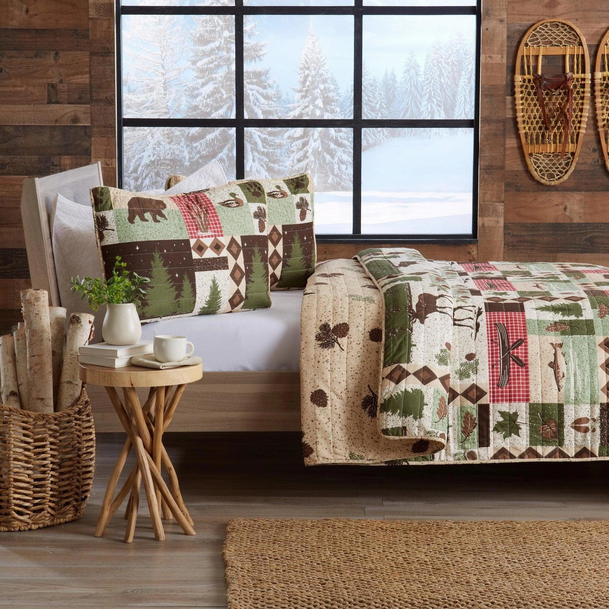 Wild Forest Reversible Quilt Set