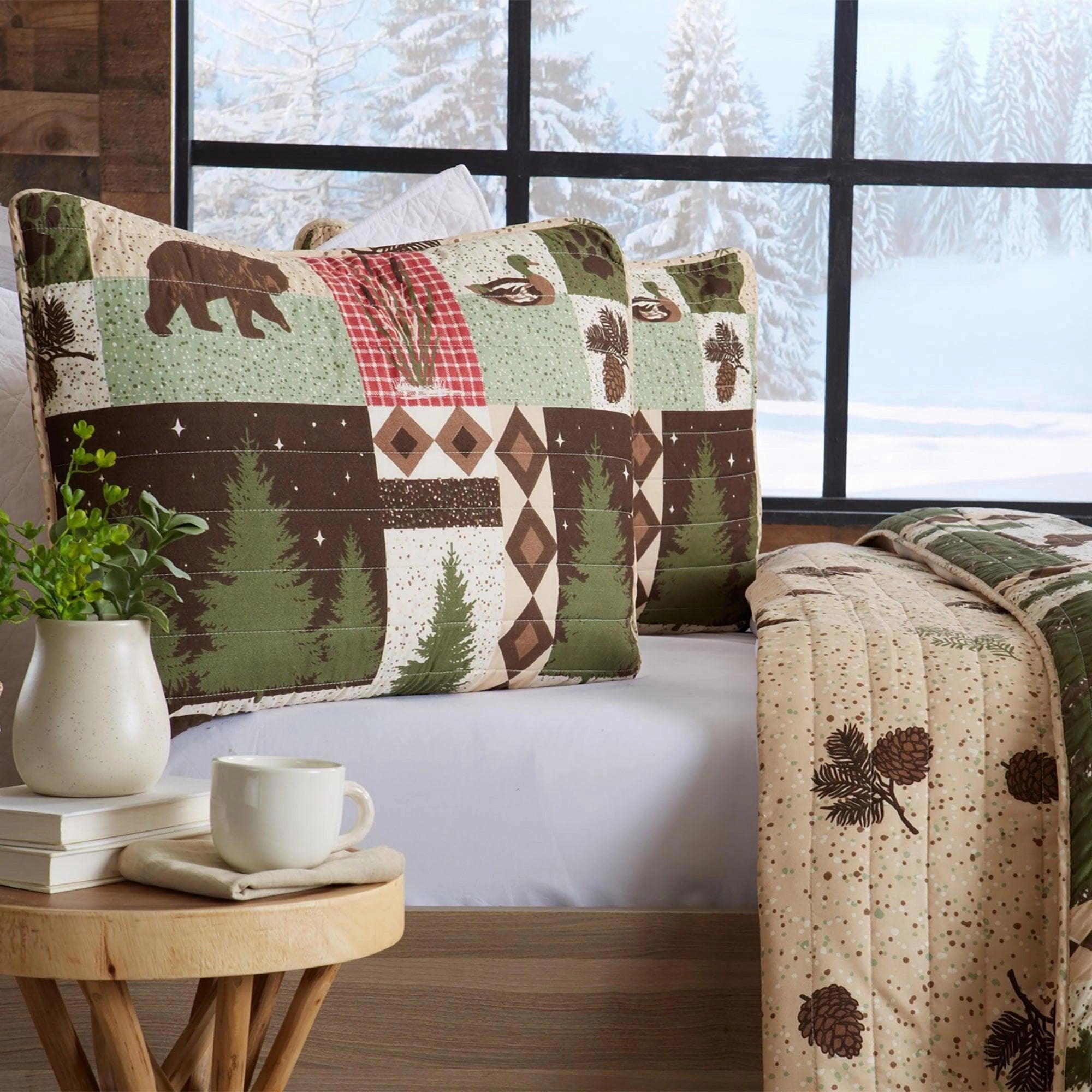 Wild Forest Reversible Quilt Set