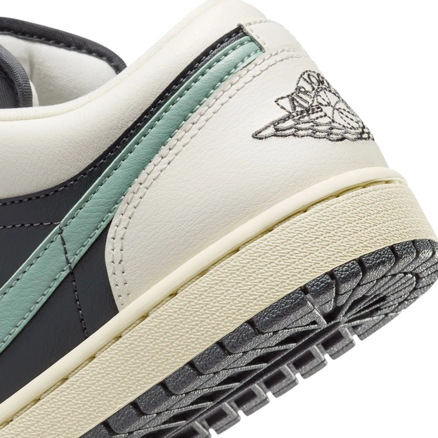 Wmns Air Jordan 1 Low 'Jade Smoke’