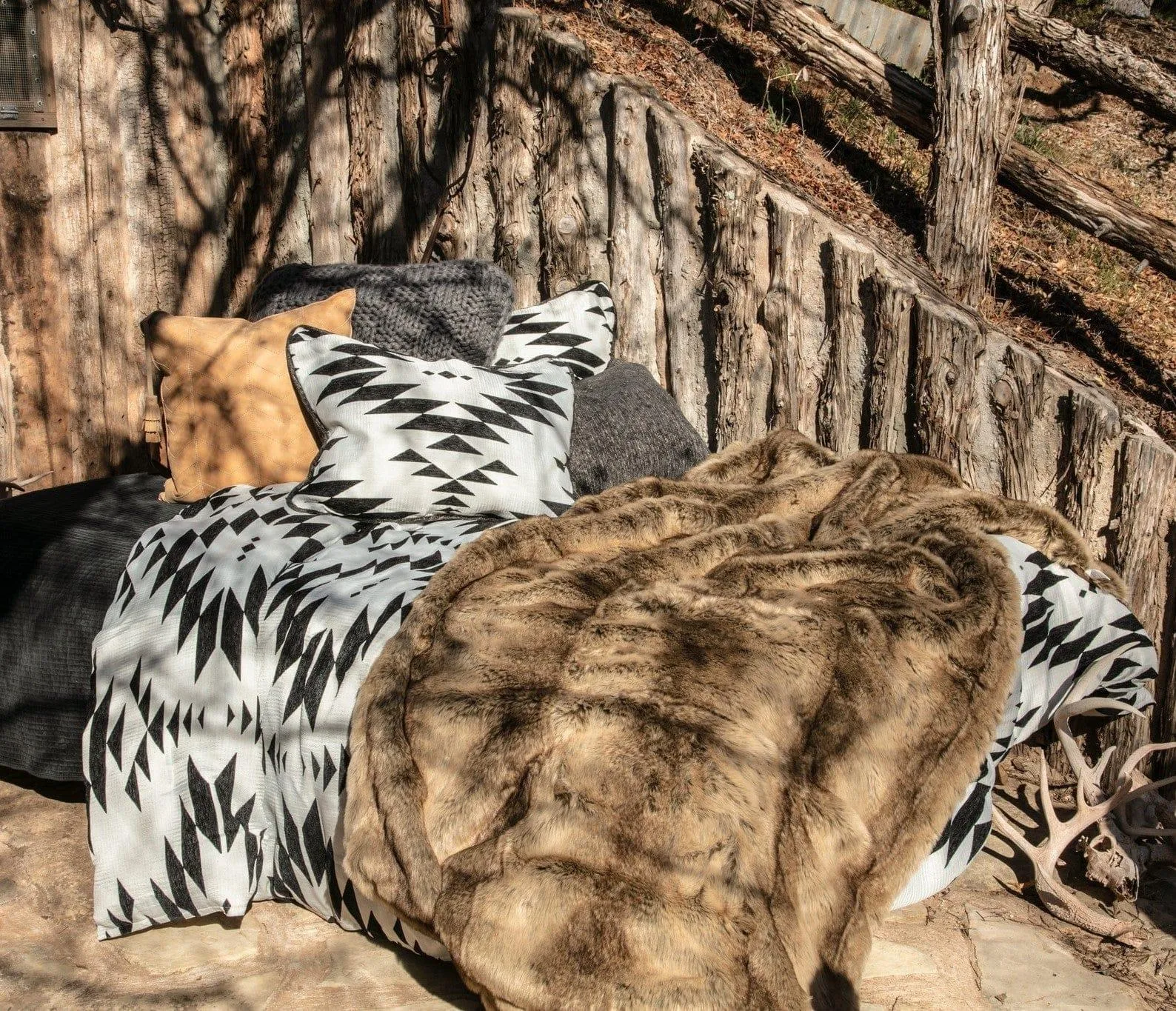 Wolf Faux Fur Throw Blanket