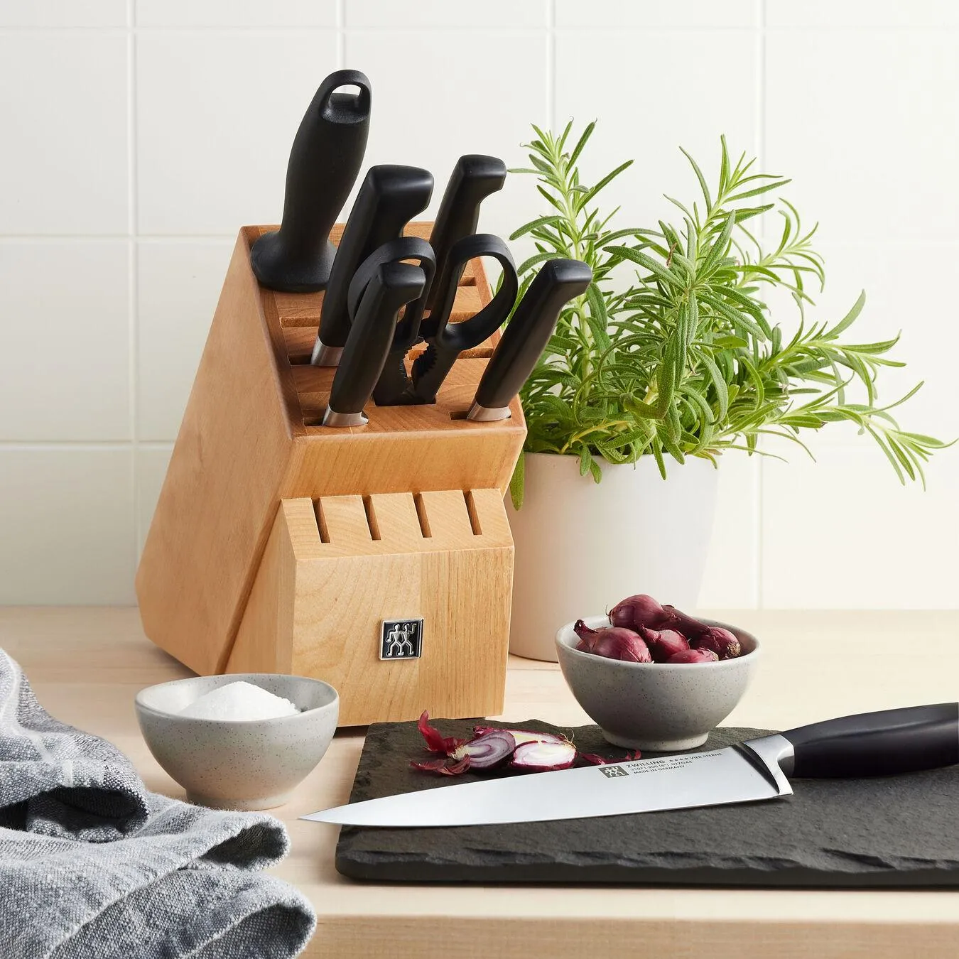 Zwilling Four Star 8-Piece Knife Block Set With Bonus Steak Knife Set 1019248