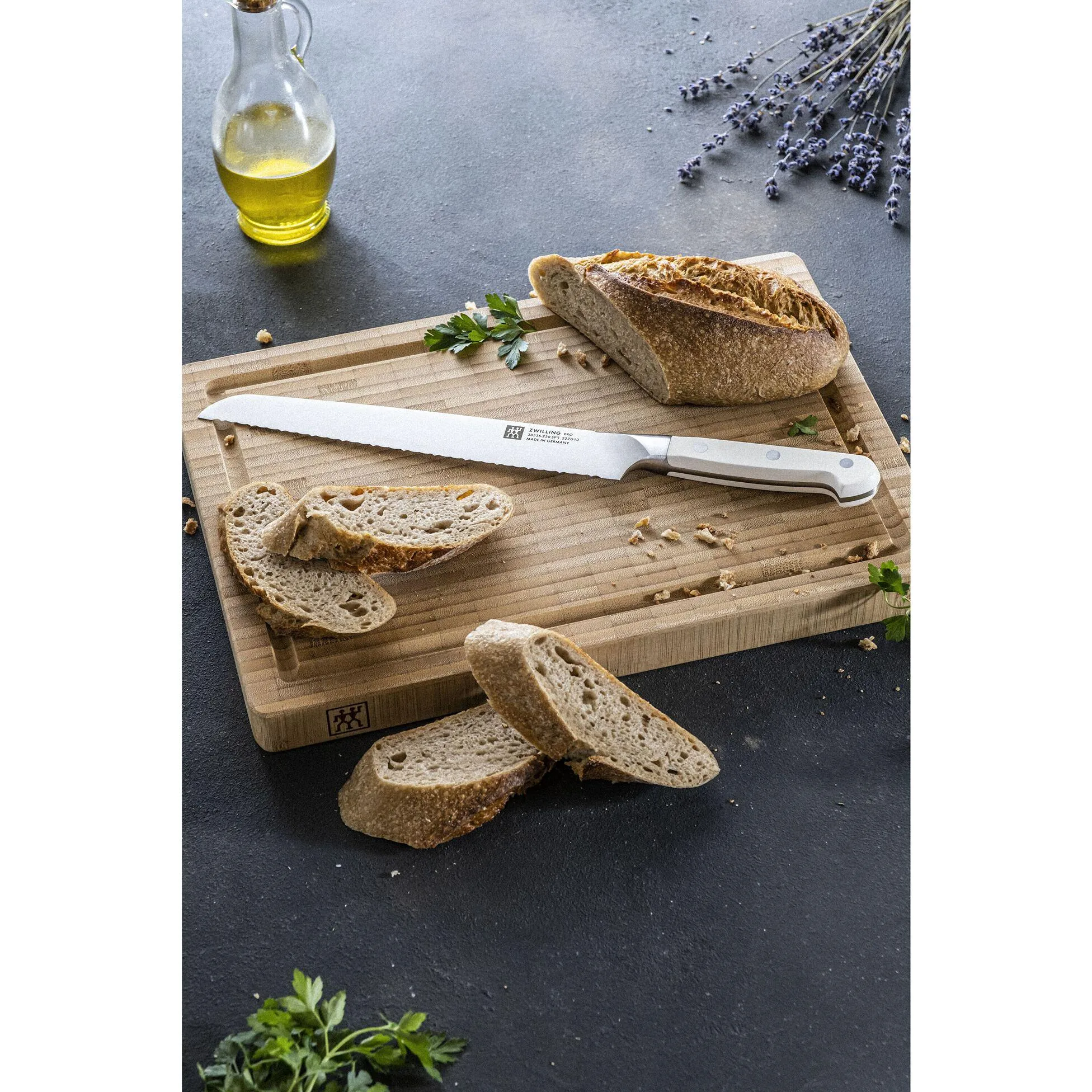 Zwilling Pro 9-inch Bread Knife 1023884