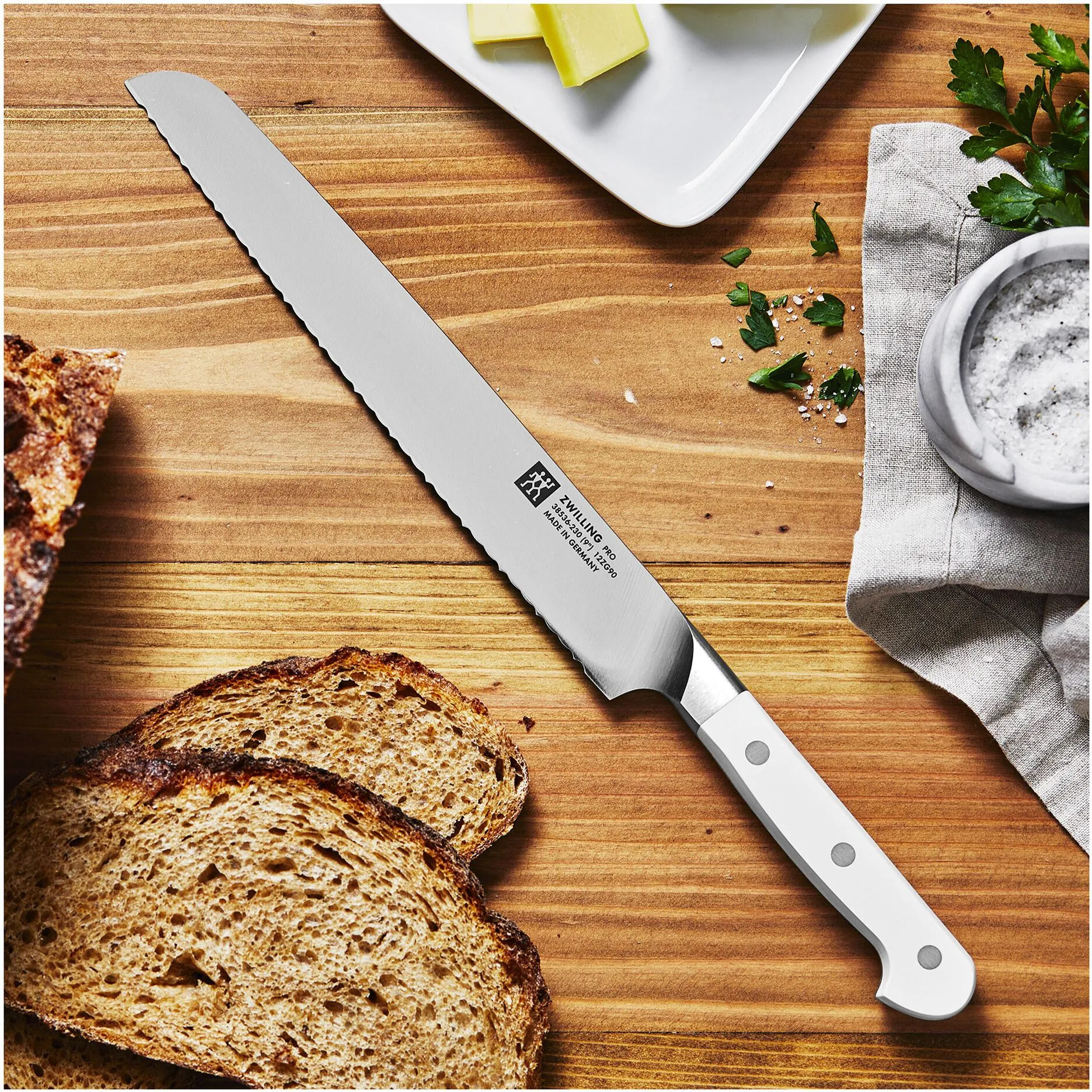 Zwilling Pro 9-inch Bread Knife 1023884